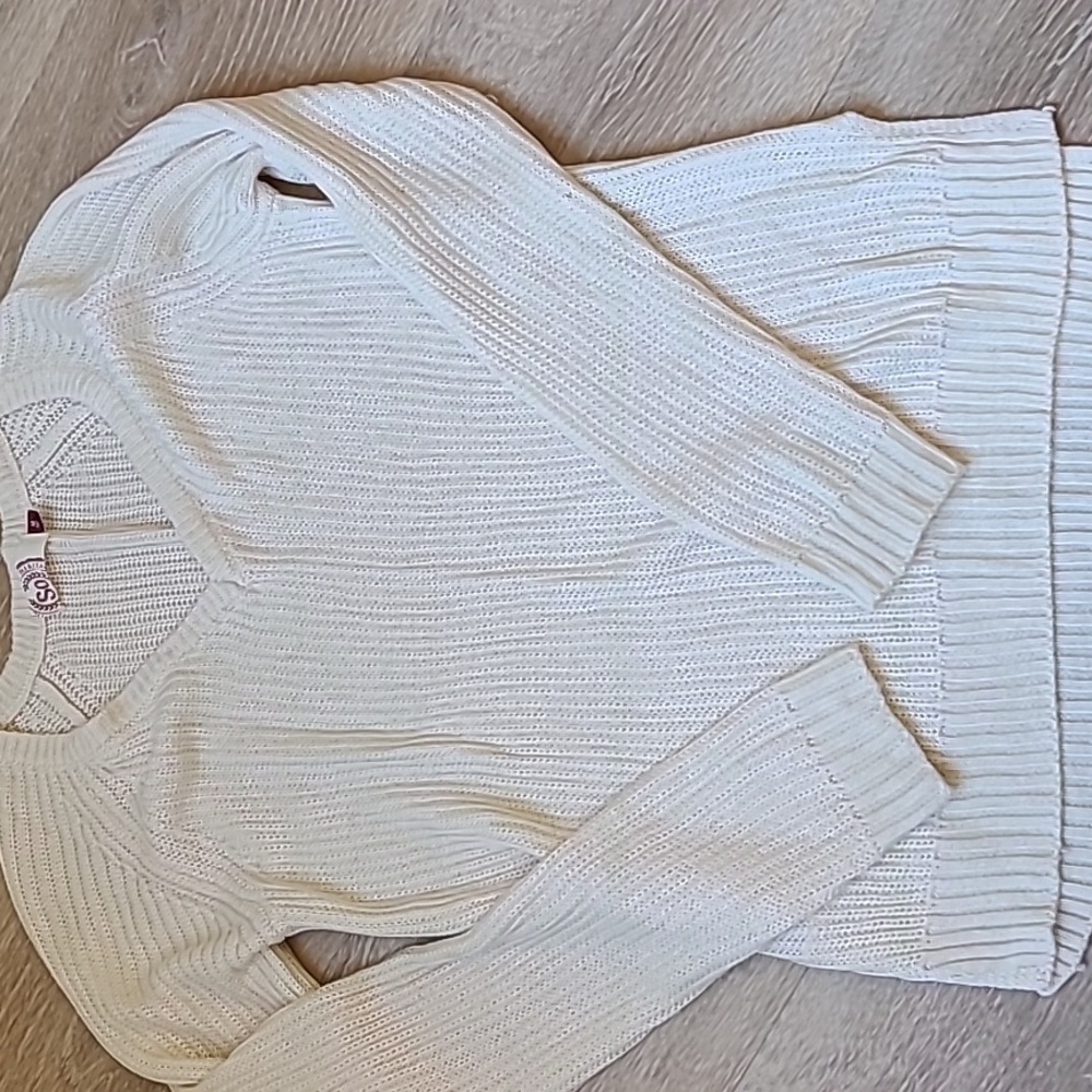 SO womens medium sweater cream